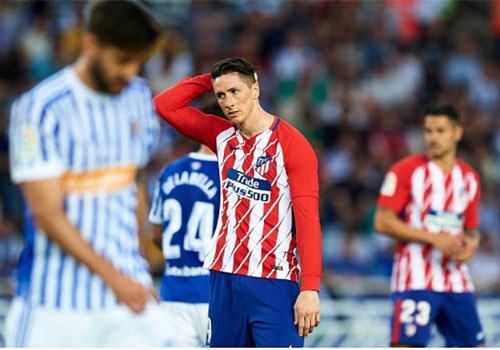 Atletico thua 0-3, Barca co the vo dich ngay vong dau toi hinh anh