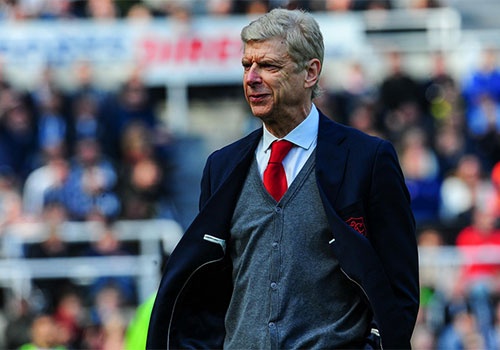 Arsene Wenger va 22 nam cung Arsenal: Chi vi qua yeu hinh anh