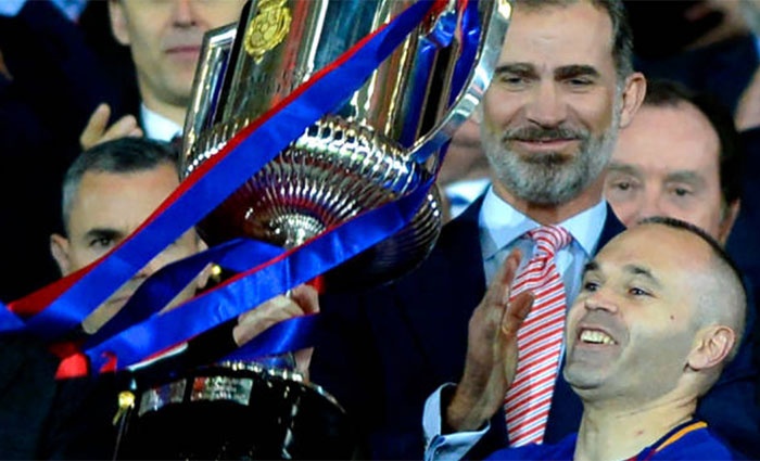 Iniesta choi tran chung ket cuoi cung o Barca anh 3