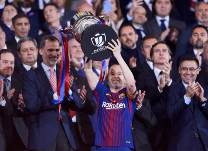 Iniesta choi tran chung ket cuoi cung o Barca anh 2