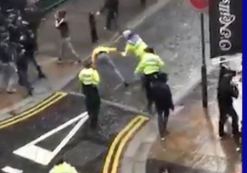 Hỗn chiến ở Liverpool trước bán kết ảnh 1 Hon chien o Liverpool truoc ban ket anh 1