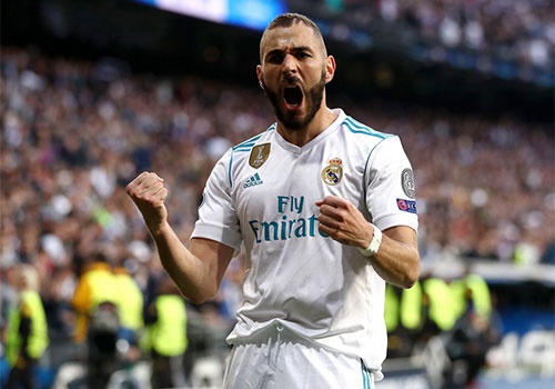 Benzema sanh ngang Messi o vong ban ket Champions League hinh anh