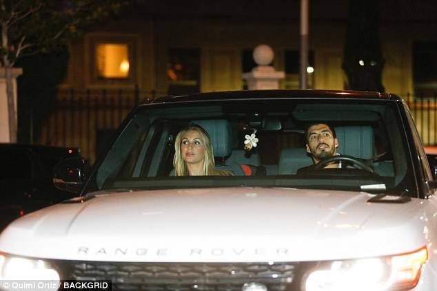 Messi va dong doi mung cu dup danh hieu anh 2