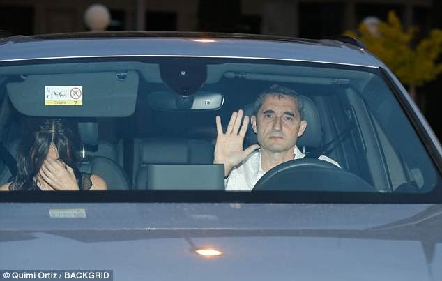 Messi va dong doi mung cu dup danh hieu anh 4