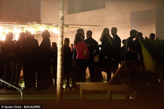 Messi va dong doi mung cu dup danh hieu anh 7