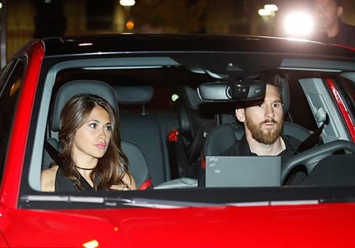 Messi va dong doi mung cu dup danh hieu o khach san hang sang hinh anh