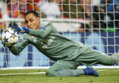 Giup Real lap ky tich, ‘nguoi hung’ Navas muon giai nghe o Bernabeu hinh anh