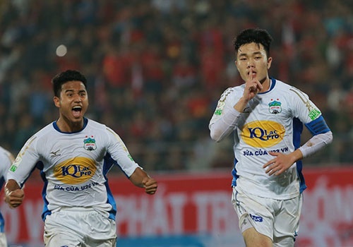 CLB Khanh Hoa 1-1 HAGL: Xuan Truong toa sang, ban 11 m gay tranh cai hinh anh