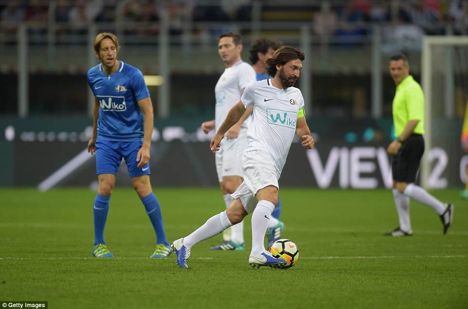 Dàn huyền thoại dự trận tri ân Pirlo ảnh 2 Dan huyen thoai du tran tri an Pirlo anh 2