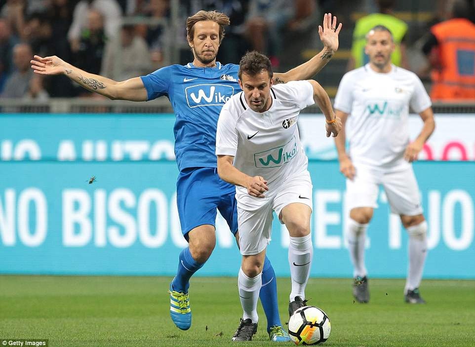 Dàn huyền thoại dự trận tri ân Pirlo ảnh 7 Dan huyen thoai du tran tri an Pirlo anh 7