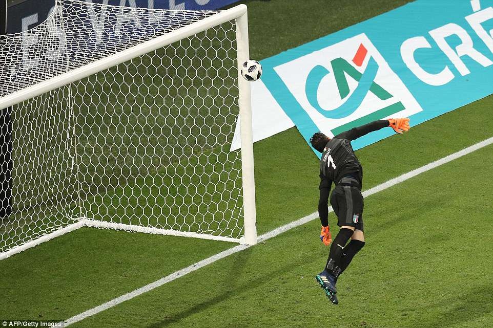 Pogba bi CDV cuoi che gieu anh 13