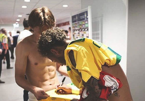 Luka Modric doi ao dau va ru re Neymar den Real hinh anh