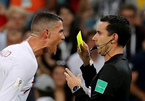 BLV Anh Ngoc: 'Ronaldo di xuong qua tung tran' hinh anh