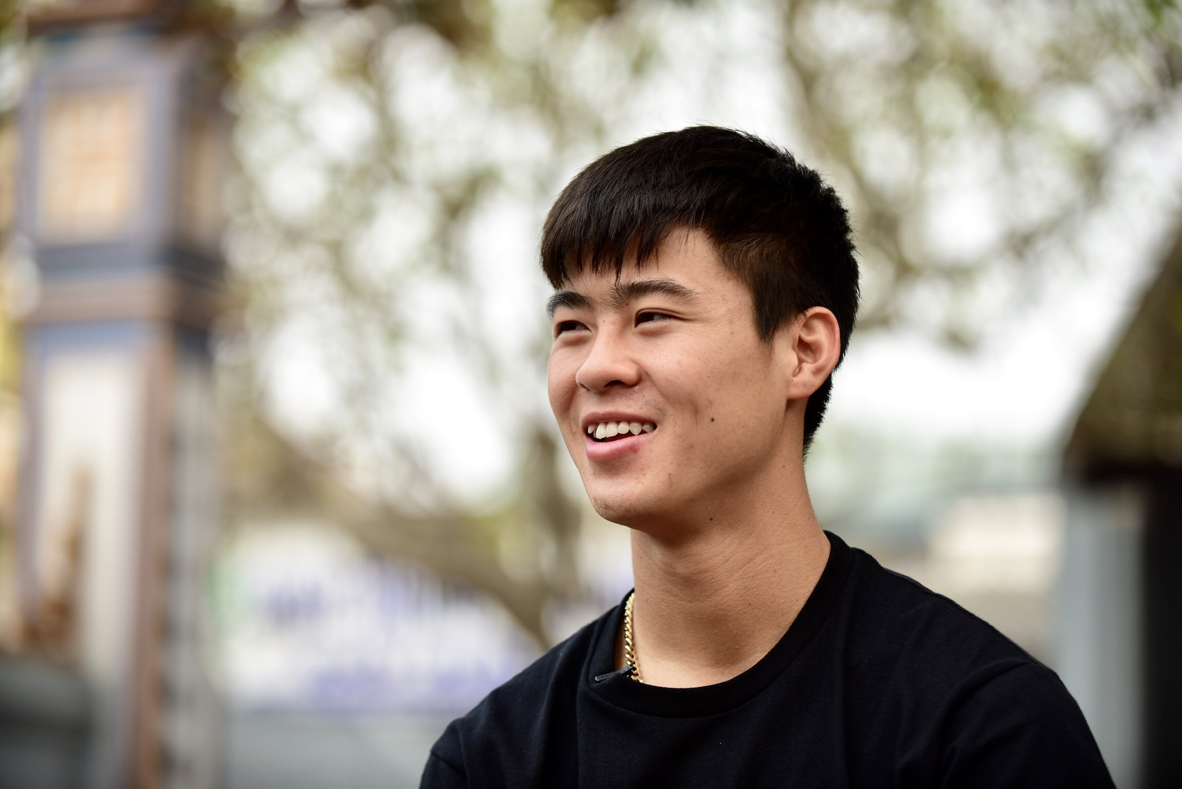 Trung vệ Duy Mạnh trả lời trực tuyến độc giả Zing.vn ảnh 1 Trung ve Duy Manh tra loi truc tuyen doc gia Zing.vn anh 1