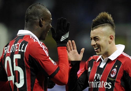 Juve, Milan dong loat ra quan ngay khai man Serie A hinh anh