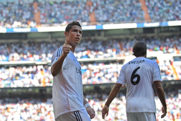 Ronaldo lan dau khai hoa, Real nhe nhang ha Bilbao hinh anh