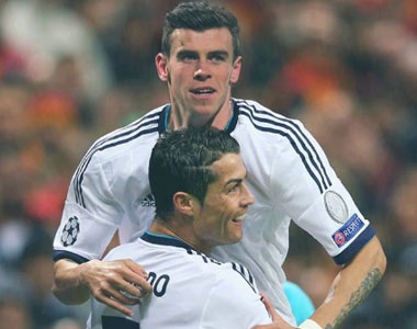 Doi canh Bale-Ronaldo giup Real bay cao o Champions League? hinh anh