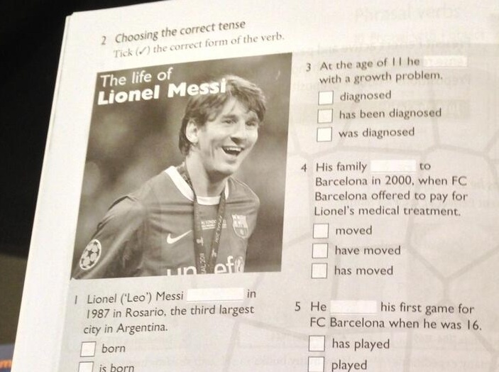 Sau tu dien, Messi lai co ten trong sach giao khoa hinh anh