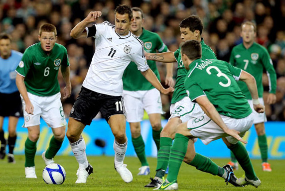 Tong quan vong loai World Cup khu vuc chau Au dem nay hinh anh