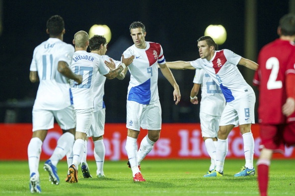 Van Persie lap cu dup, Ha Lan theo buoc Italy toi Brazil hinh anh