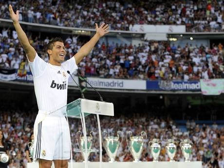 Hanh trinh tro thanh cau thu huong luong cao nhat cua CR7 hinh anh