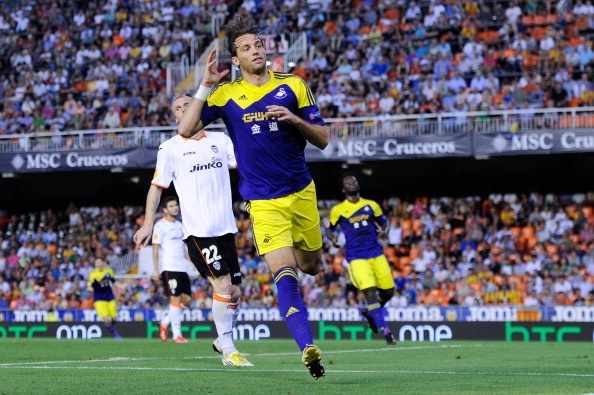 Tottenham va Swansea dai thang tai Europa League hinh anh