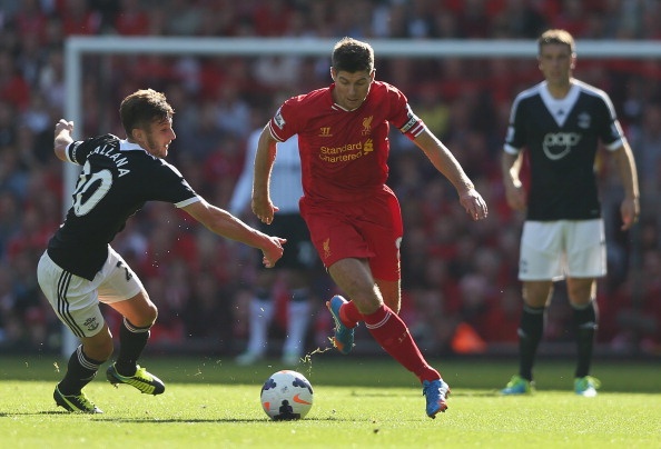 Nhan that bai dau tien, Liverpool gac lai 'giac mo 400' hinh anh