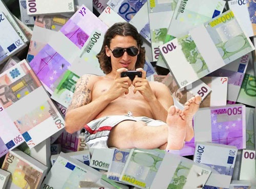 Gia han voi PSG, Ibra dut tui moi ngay hon 1 ty dong hinh anh