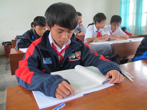 Cac cau thu U19 thanh thuc tieng Anh, Phap hinh anh