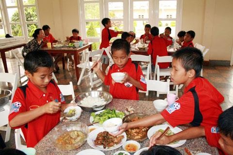 Tai nang tre HAGL-Arsenal JMG huong che do an dac biet hinh anh