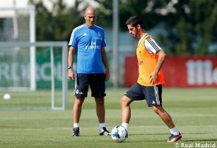Isco dinh lam be mat Zidane nhung bat thanh hinh anh