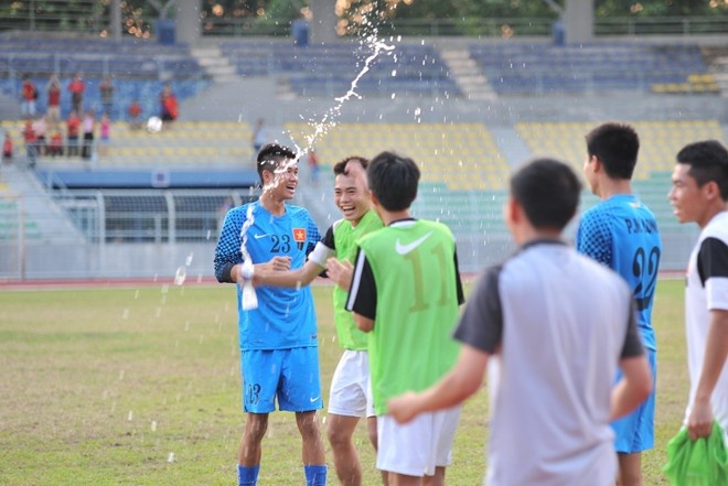 U19 Viet Nam can giu doi chan tren mat dat hinh anh