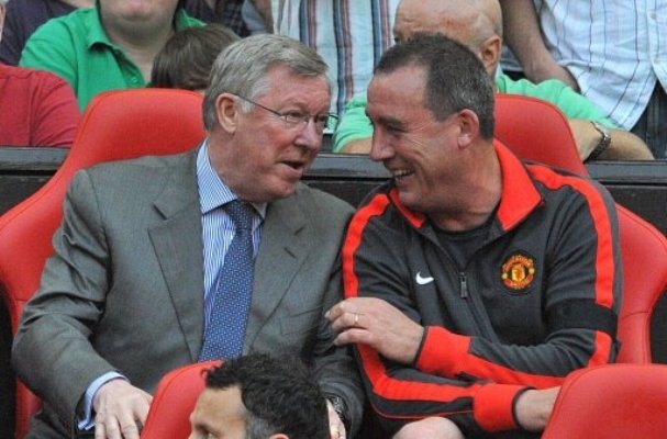 Sir Alex phai nguoi den cuu David Moyes? hinh anh