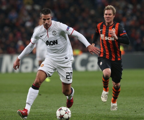 So gay ngon chan, Van Persie lo co hoi pha ky luc hinh anh