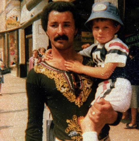 Ryan Giggs - nguoi vut bo ho cha de mang ho me hinh anh