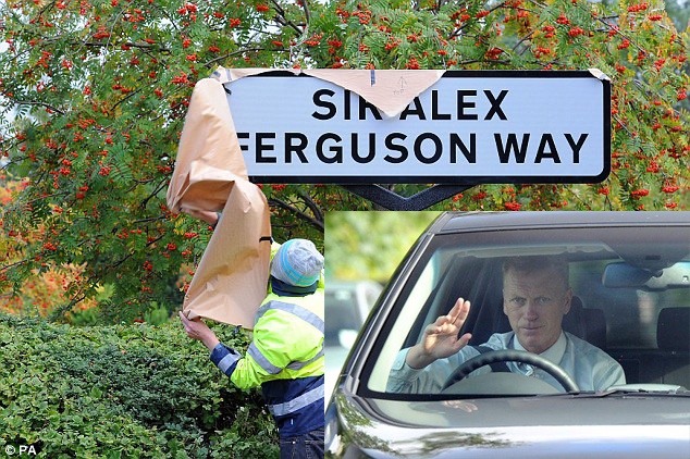 Diem tin 16/10: Moyes gap rui ro tren duong Sir Alex hinh anh