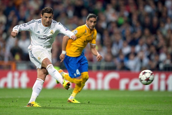 Ronaldo lap cu dup, Real phuc han Juve thanh cong hinh anh
