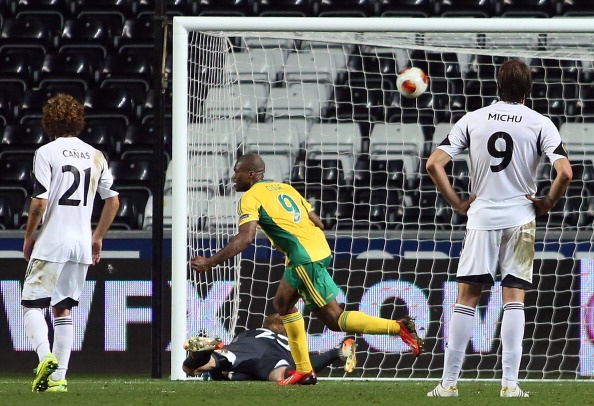 Spurs thang nhan, Swansea gay that vong o Europa League hinh anh