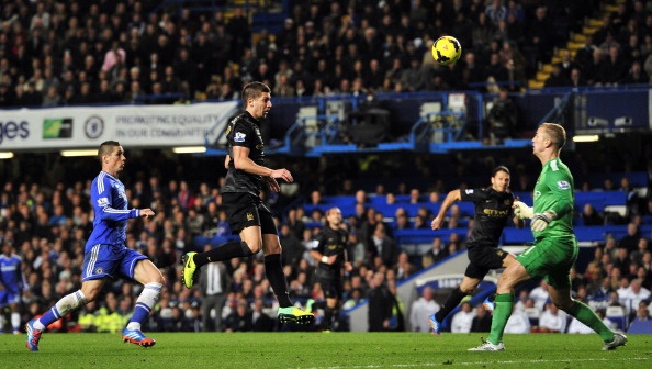 Xem lai canh Man City 'chet' vi sai lam o hang thu hinh anh