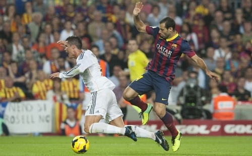 Barca thua nhan Real phai duoc huong penalty o El Clasico hinh anh