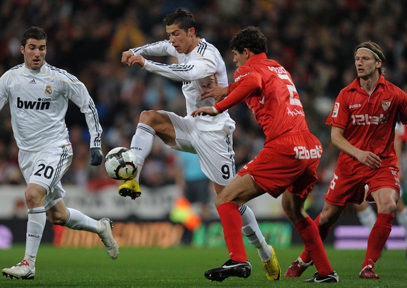 Hung than Ronaldo giup Real vui dap Sevilla? hinh anh