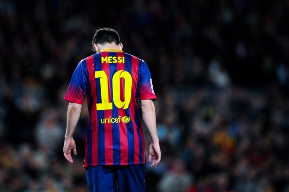 Messi tit ngoi 300 phut lan dau tien ke tu nam 2011 hinh anh