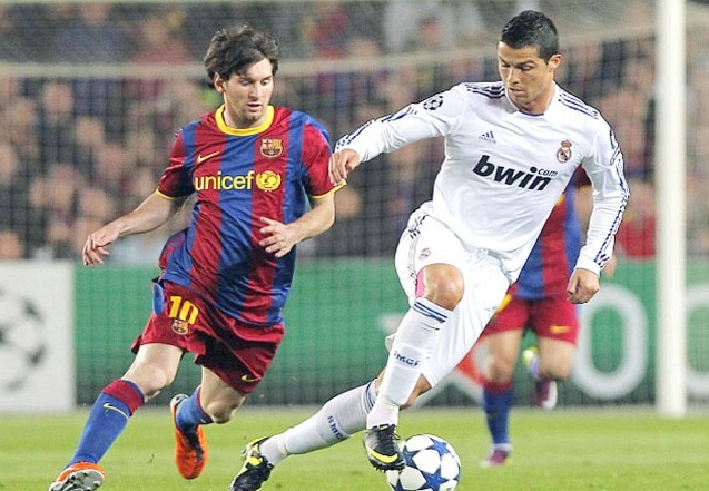 Messi lan dau bi Ronaldo qua mat sau 5 nam hinh anh