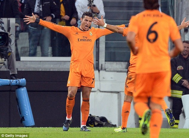 Hinh anh choi sang cua Ronaldo va Bale trong tran gap Juve hinh anh