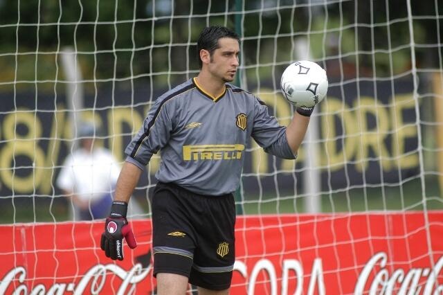 Thu mon mat 4 ngon tay vi…  cua may hinh anh