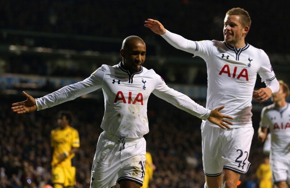 Spurs va Fio dat tay nhau vao vong 1/32 Europa League hinh anh