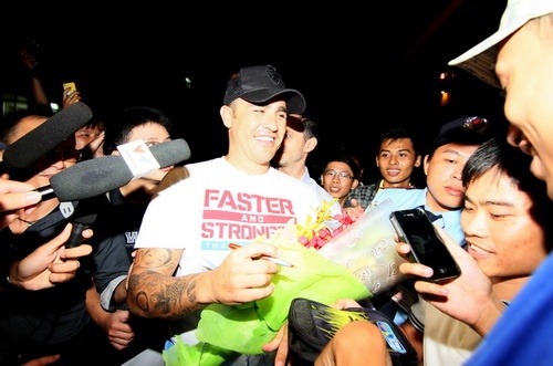 Cannavaro muon dat dat doi tre Viet Nam hinh anh