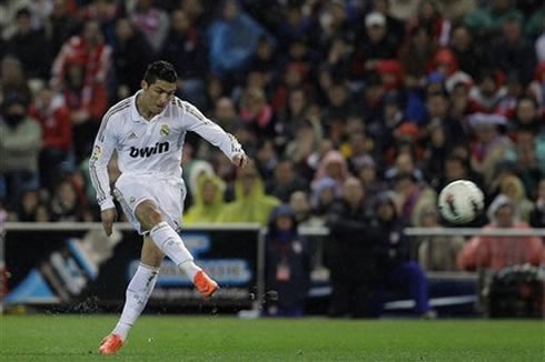 Real Madrid 5-1 Sociedad: Ken ken lai song dua vao CR7 hinh anh