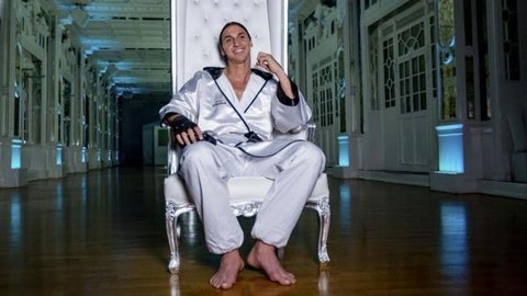 Ibra lai ngao man tu vi minh voi… Chua hinh anh