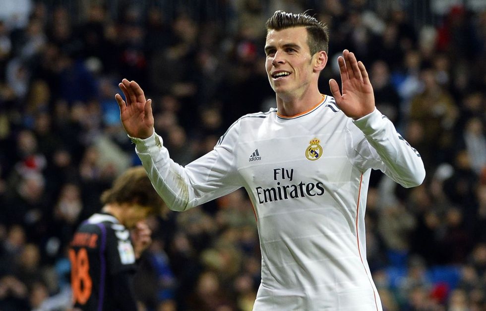 Bale lap hat-trick dau tien trong ngay Ronaldo vang mat hinh anh